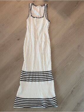 White and Black Sleeveless Knit Maxi Dress Size Small like new condition